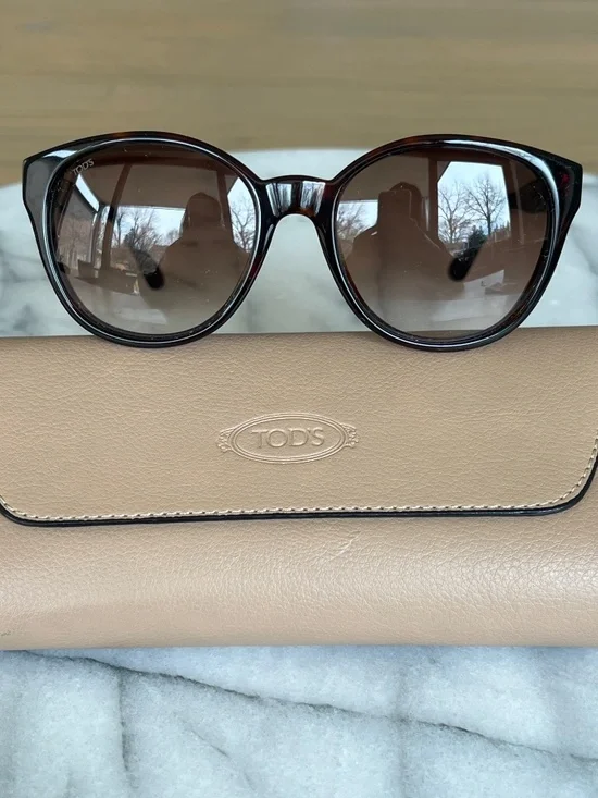 Tod’s Sunglasses - Picture 3 of 4